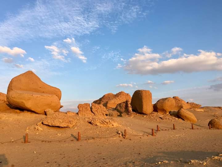 a photo showing the deserts with rocks in a Safari ride in Egypt